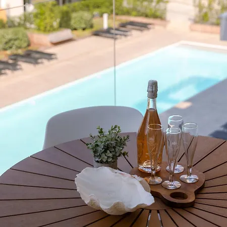 Apartment Huswell - With Pool, Parking & Private Nieuwpoort